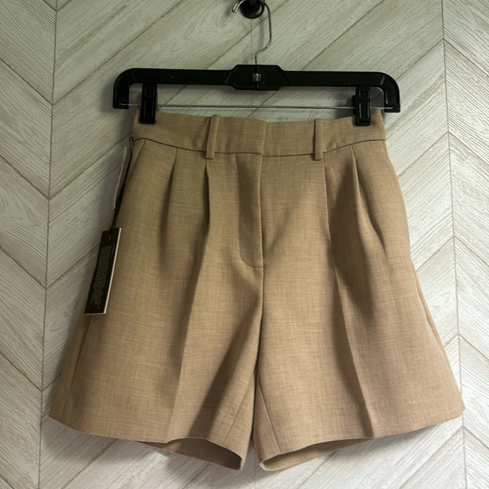 NEW Babaton pleated shorts heather oat beige 5” length 00